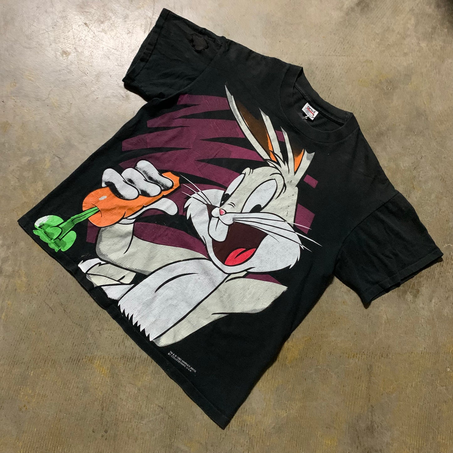 Looney Tunes Bugs Repaired Tee (Medium)