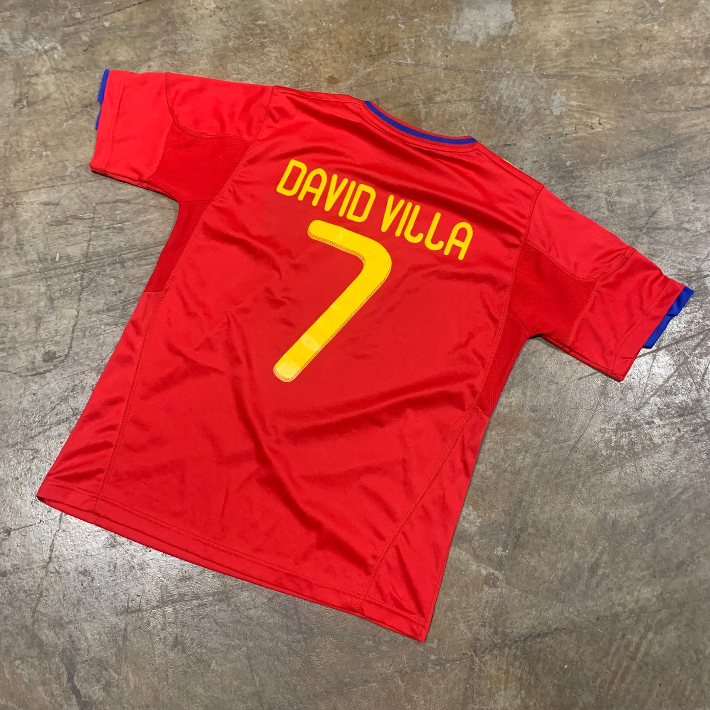 David Villa Spain Soccer Jersey (Medium)