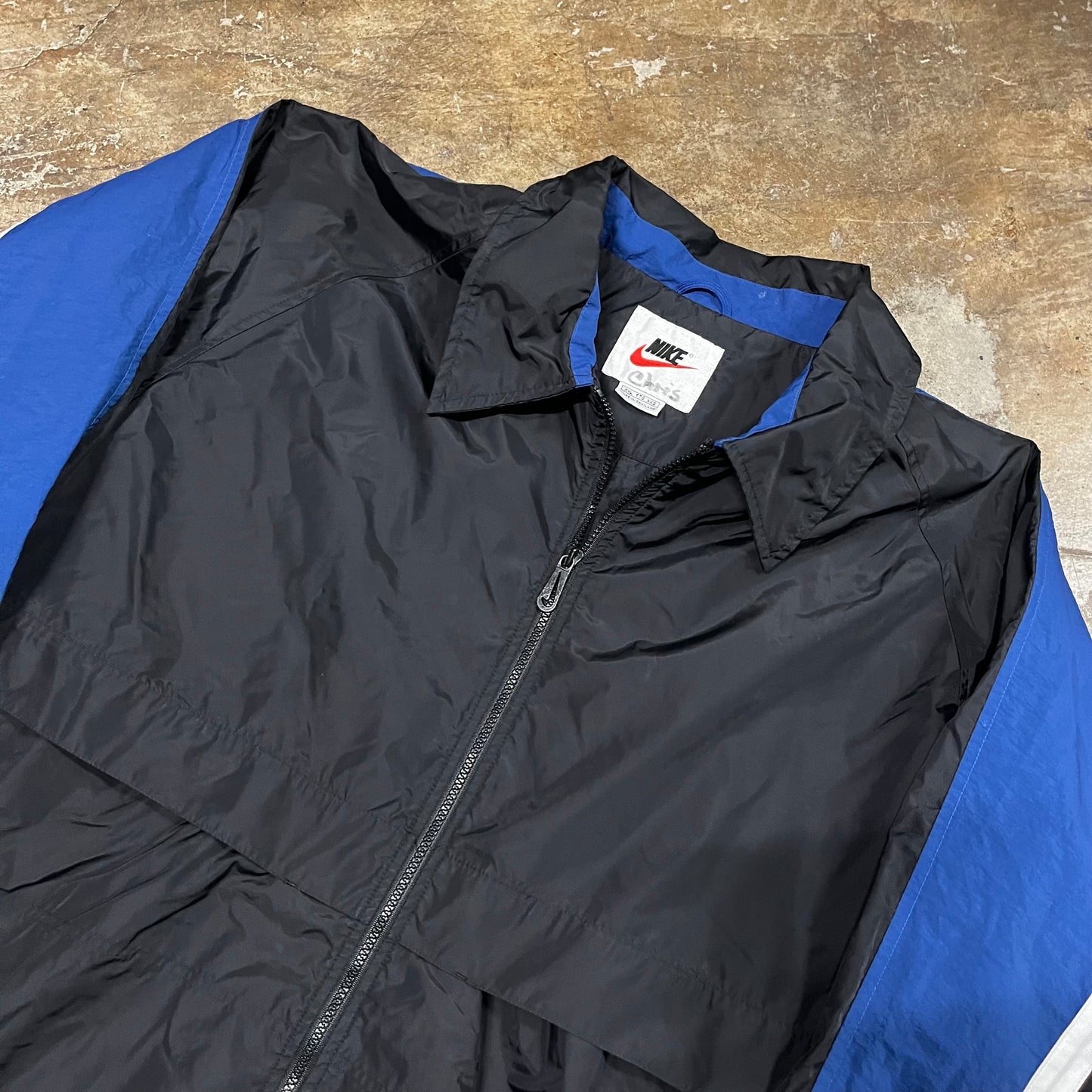 Nike Windbreaker Blu and Blk (XXL)