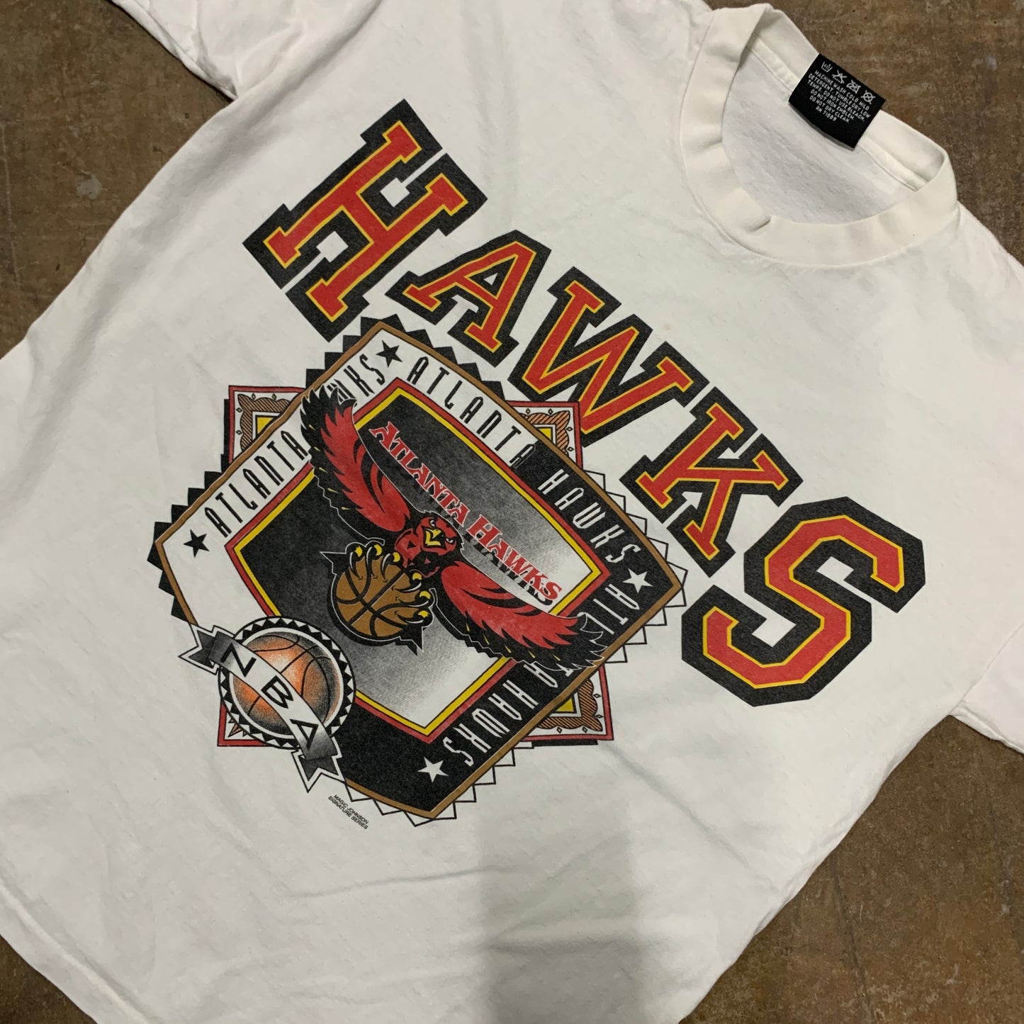 Atlanta Hawks Sports Tee (Large)