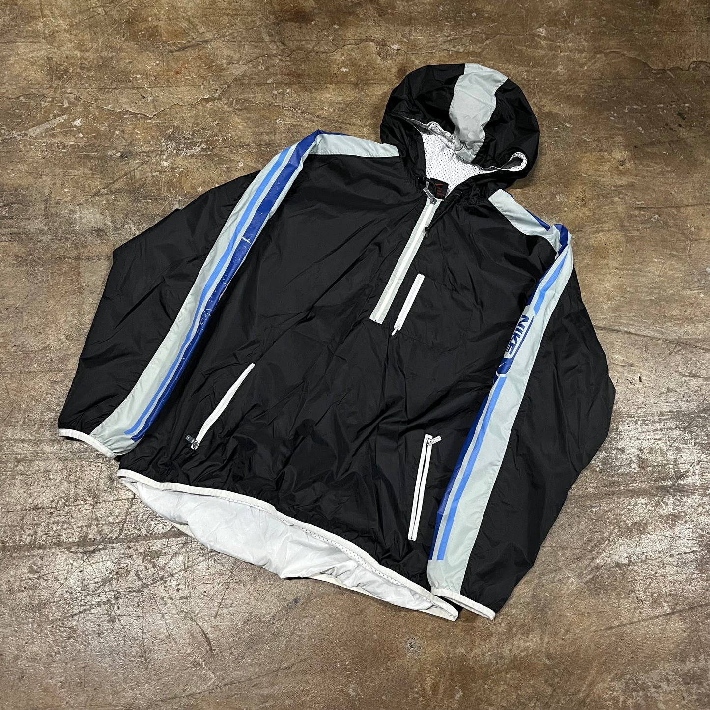 Nike Windbreaker Blk and Striped (XL)