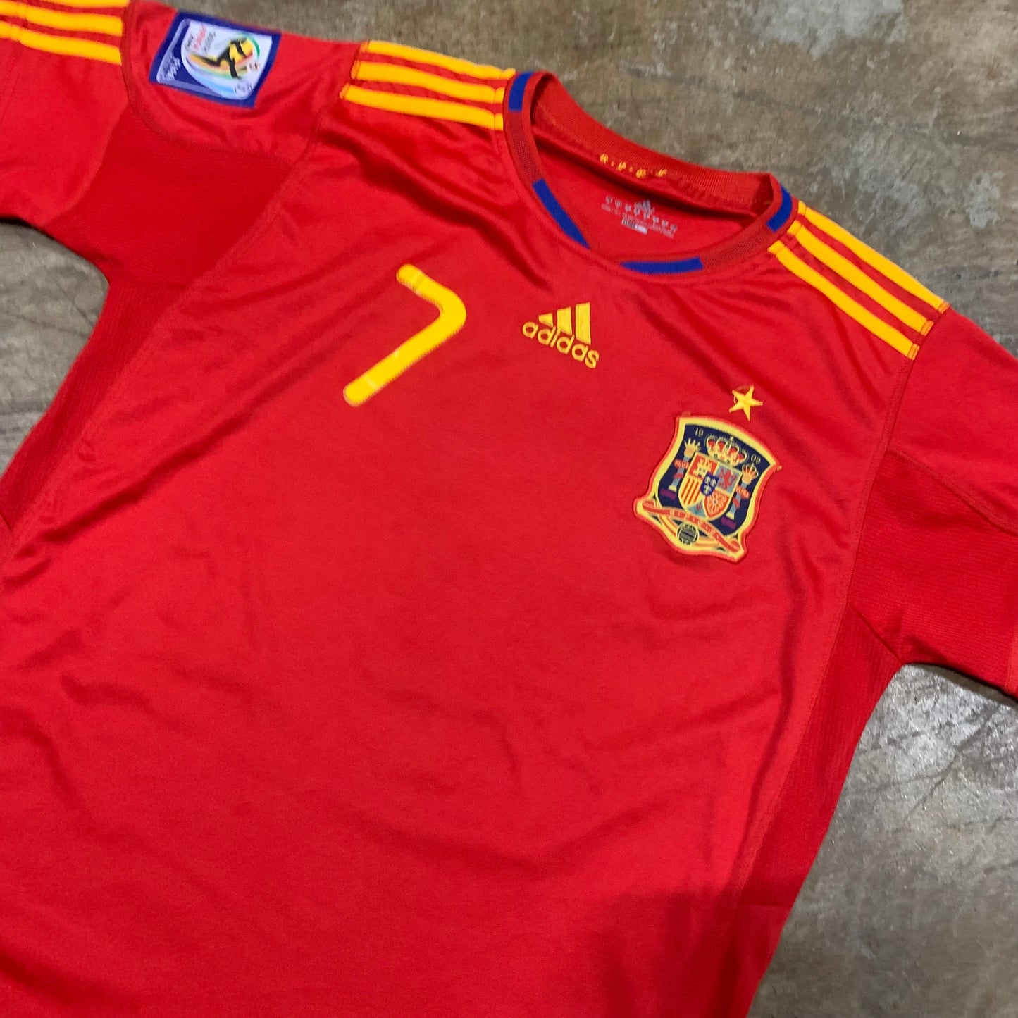 David Villa Spain Soccer Jersey (Medium)